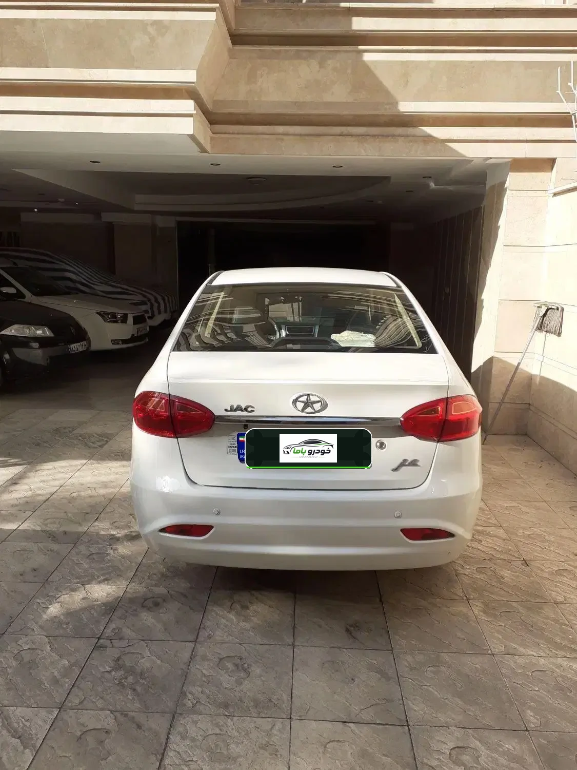 جک J4