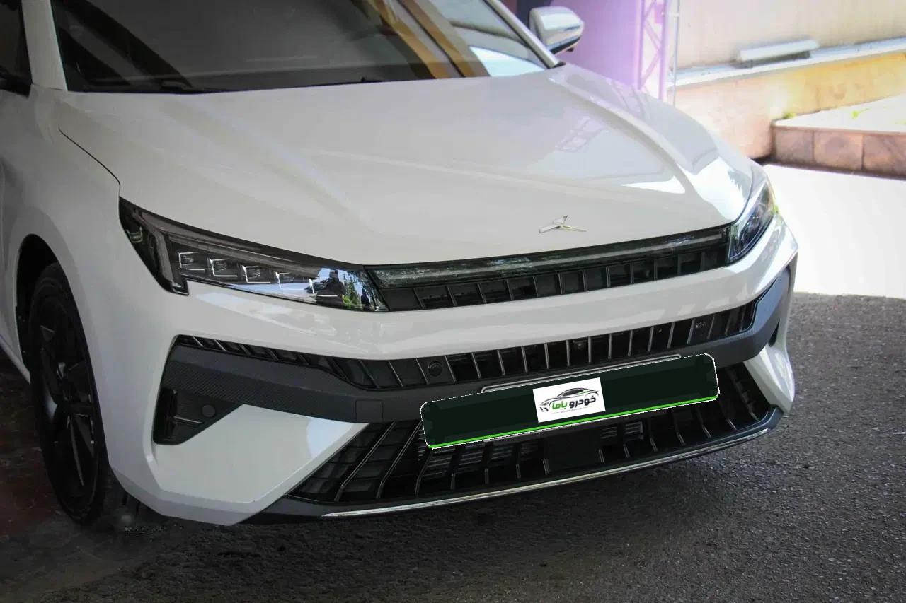 کی‌ام‌سی J7